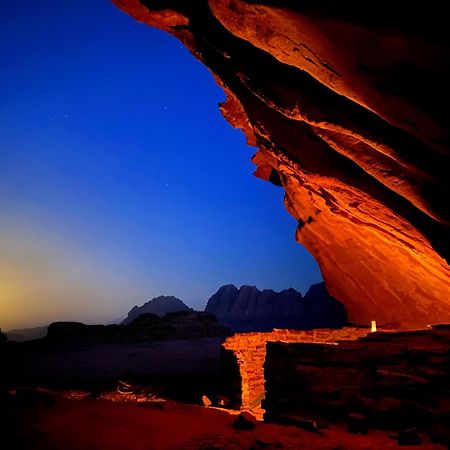 Wadi Rum Cave Camping 외부 사진
