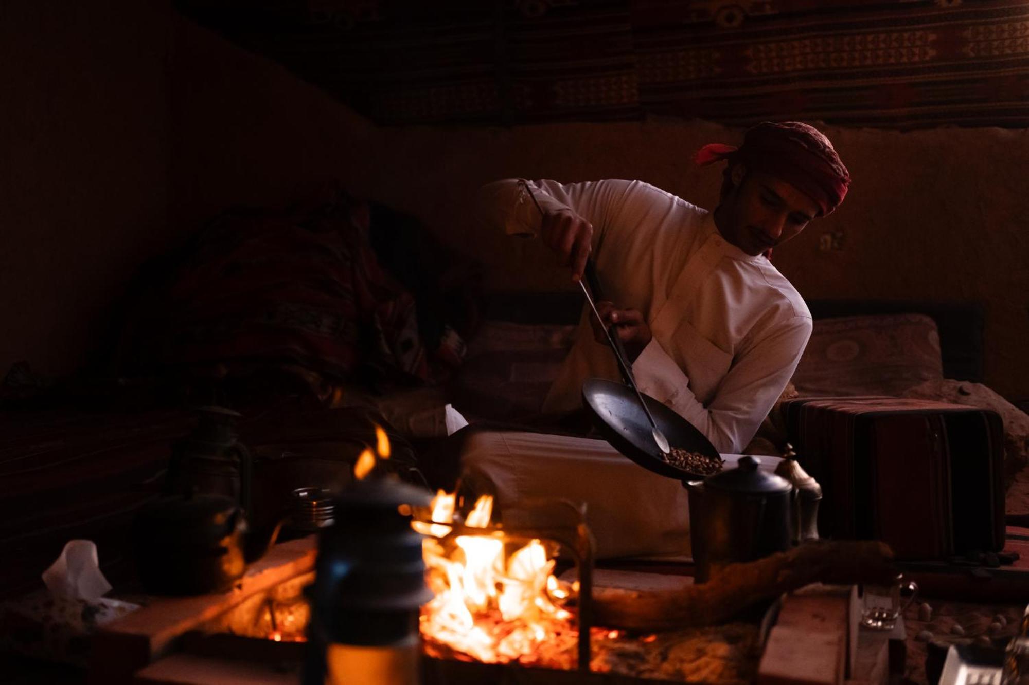 Wadi Rum Cave Camping 외부 사진